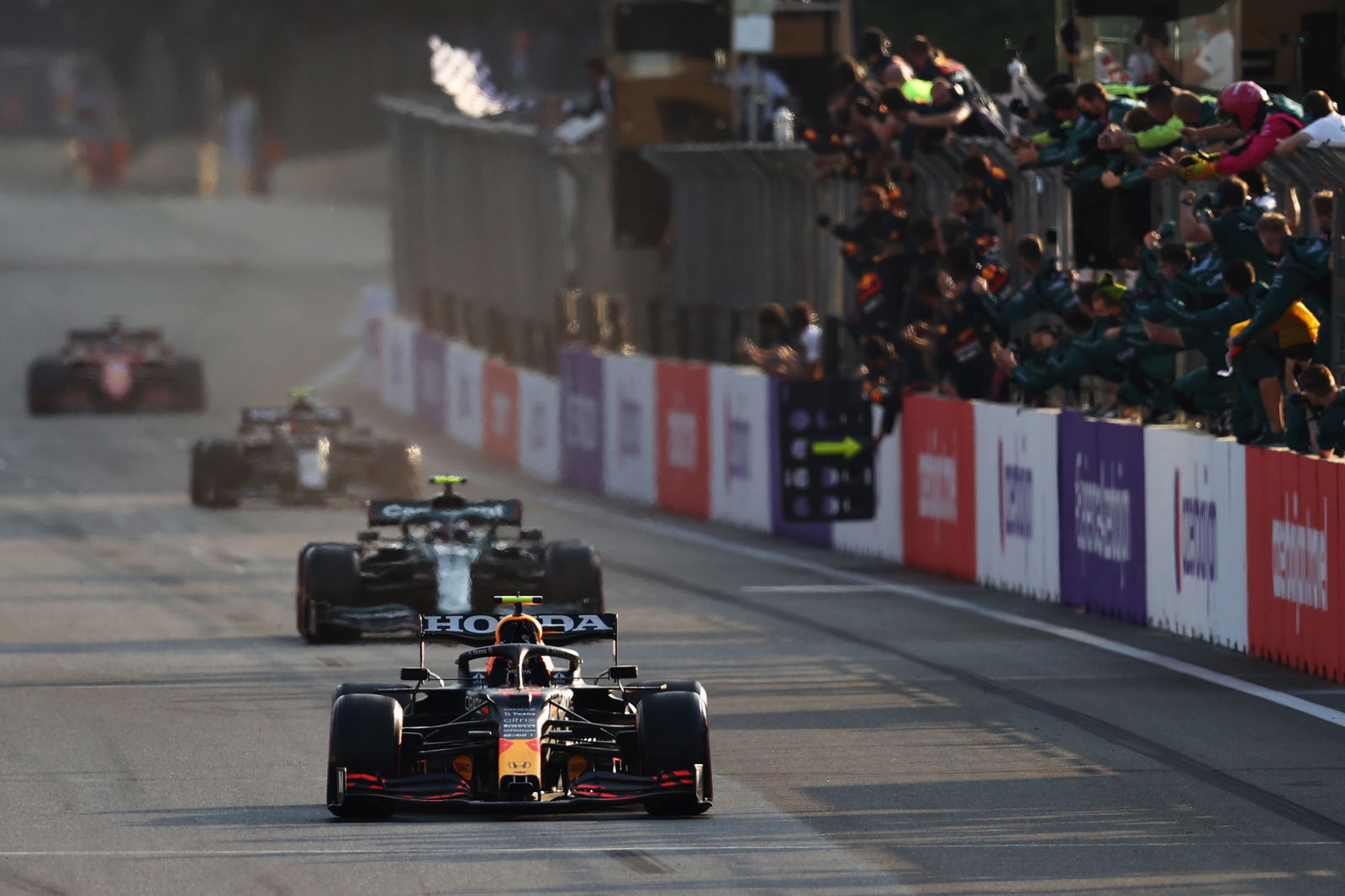 Bagaimana Sergio Perez Mematahkan Kutukan Mobil Kedua Red Bull?